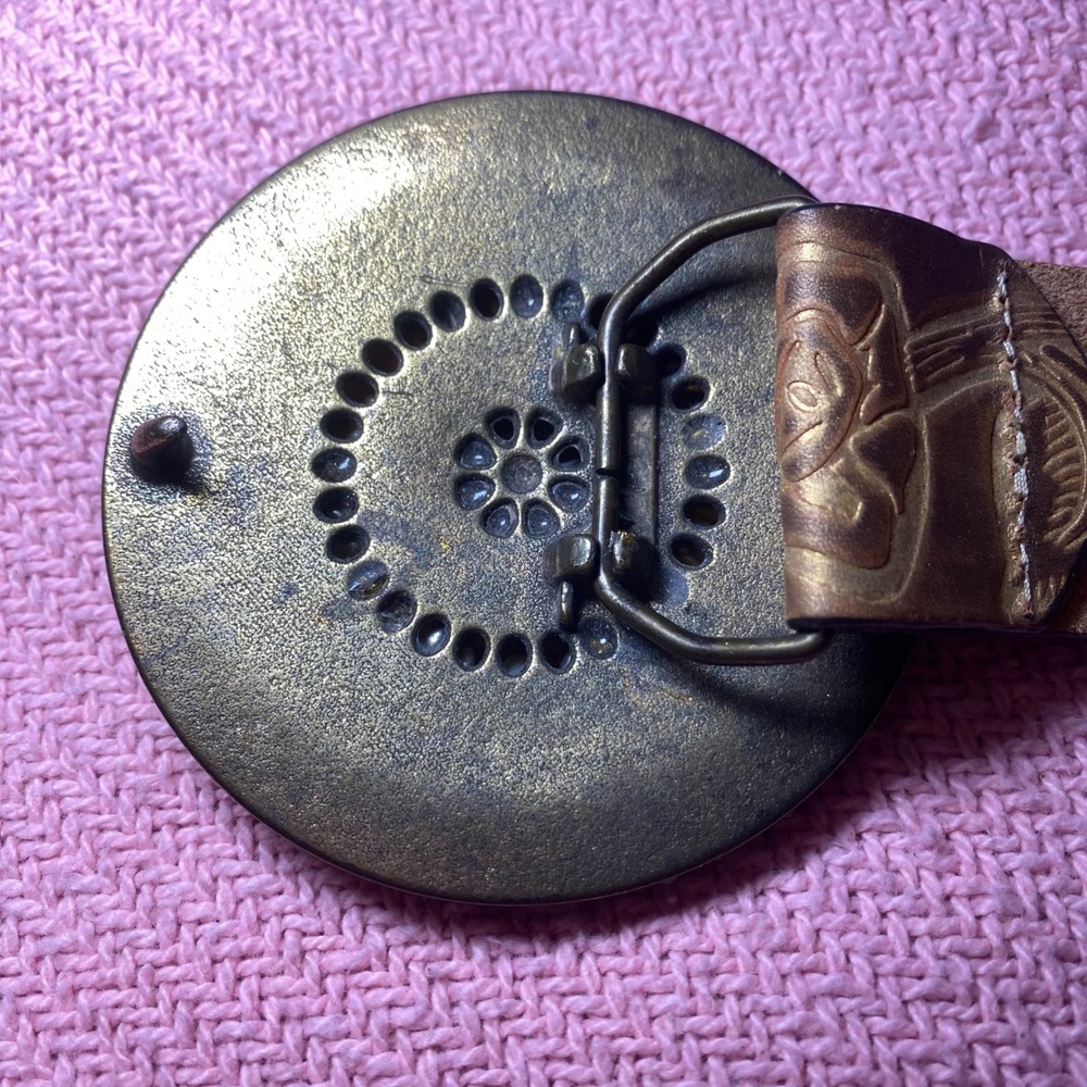 Womens XL Embossed Leather Rose Belt Cowrie Shell Tiger Eye Pearl Buckle Bronze - Picture 3 of 6
